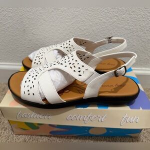 “New” Easy Street White Cutout Slingback Sandals size9.5